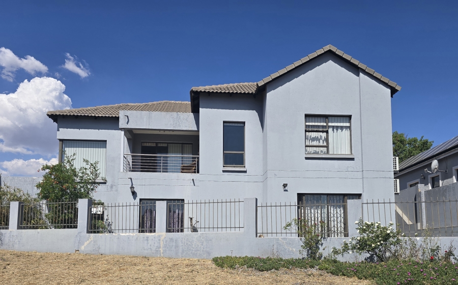 3 Bedroom Property for Sale in Gateway Manor North West